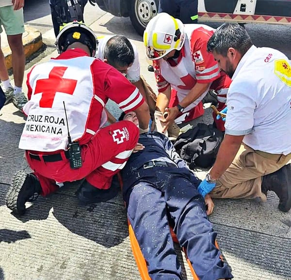 ¡CONDUCTOR DE IBIZA ATROPELLA A ESTUDIANTE!