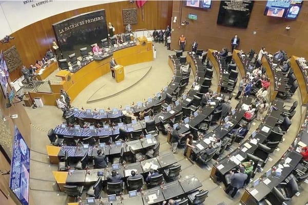 ¡RECULA SENADO: AUSTERIDAD NO APLICA A VIAJES AL EXTRANJERO!