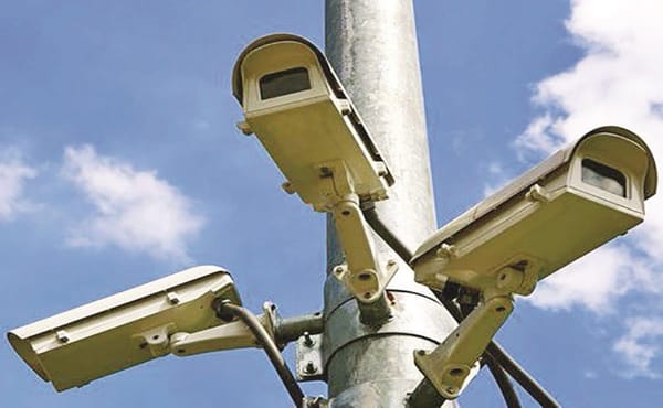 ¡DESENCHUFAN 71 CÁMARAS DE VIDEOVIGILANCIA CHUECAS!