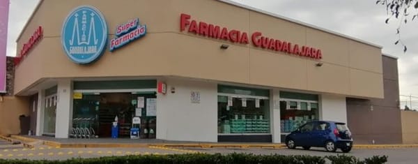 ¡BANDIDOS SE ROBAN 25 MIL PESOS EN DOBLE ASALTO A DOS FARMACIAS GUADALAJARA!