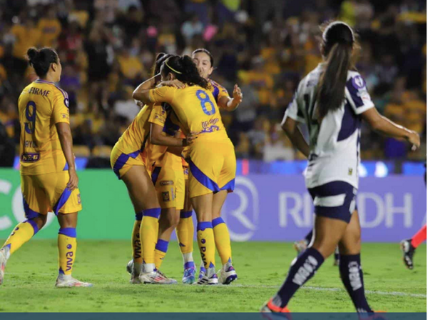 ¡LLUEVEN GOLES Y TIGRES FEMENIL GANA 4-0 A RAYADAS!