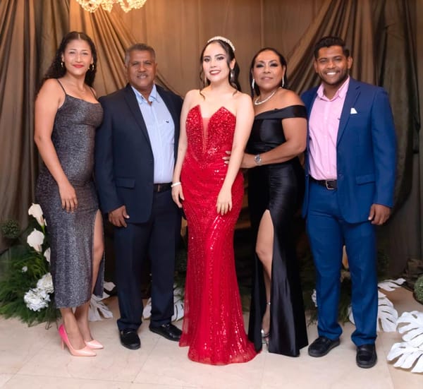 MAYRA ES NUEVA PROFESIONISTA