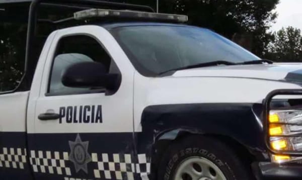 ¡VÁNDALOS SE HACEN PASAR COMO PASAJEROS PARA ATRACAR A TAXISTA!