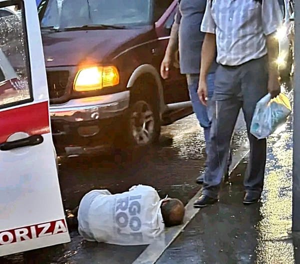¡ABUELITO TERMINA LA PARRANDA EN EL HOSPITAL!