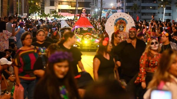 ¡CARNAVAL DE CATRINAS! - *Hubo más de 1,200 participantes