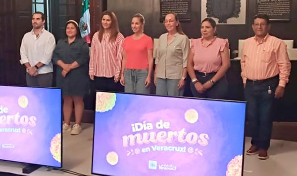 ¡DESFILES DE CATRINAS Y ALTARES!