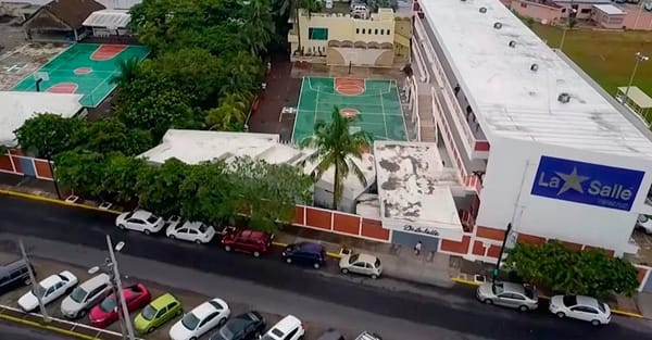 ¡ESCÁNDALO EN LA SALLE! - DENUNCIAN BRUJAS DEL MAR