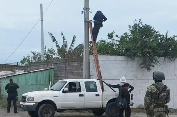 ¡POLICÍAS DE LA SSP ASEGURAN 15 CÁMARAS VIDEO VIGILANCIA!