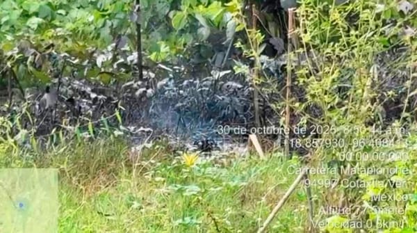 ¡FUGA DE ACEITE EN COTAXTLA! - *En línea de Pemex