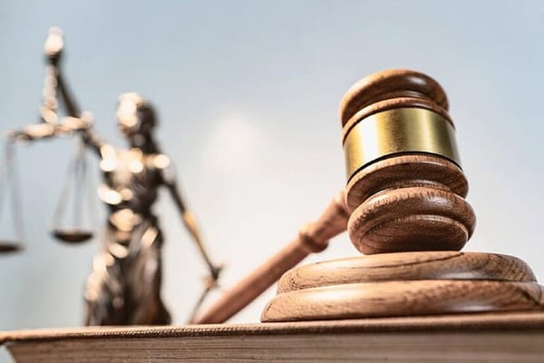 ¡ABOGADOS VS. LEY DE AMPARO!