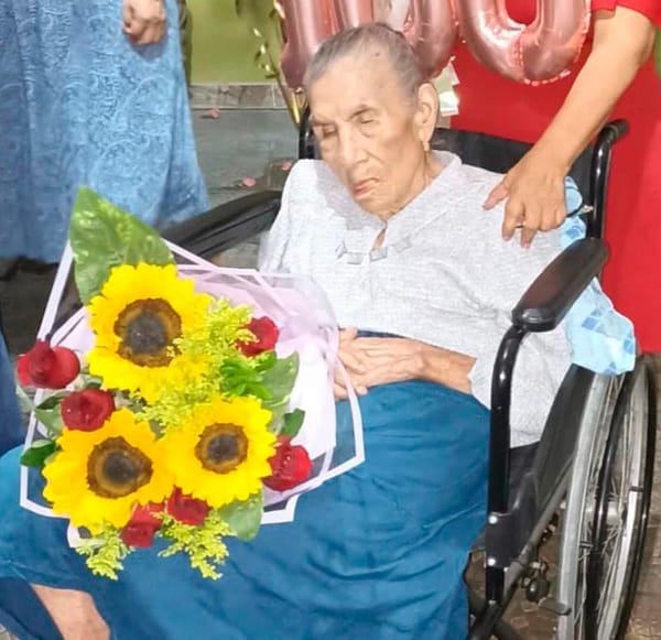 ¡CELEBRÓ 100 AÑOS DOÑA RAFAELA!