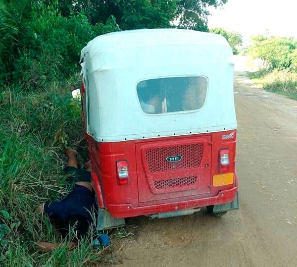 ¡ASESINAN A MOTO-TAXISTA! - DURANTE EL ATAQUE ARMADO UN PASAJERO FUE HERIDO PERO LOGRO HUIR