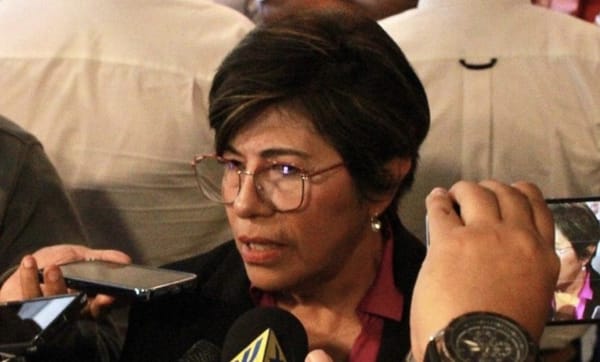¡SACAN PRESUNTO GABINETITO DE ROSA MARÍA!