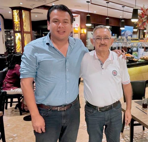 CELEBRA SU CUMPLEAÑOS 40 GUILLERMO MOTOLINÍA SÁNCHEZ