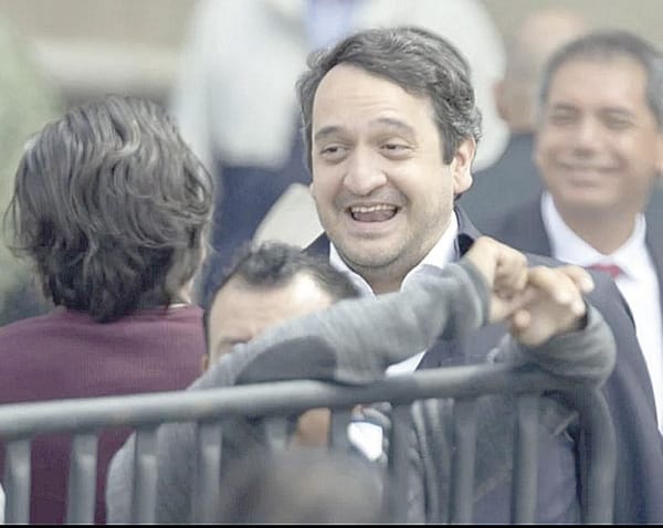 ¡“ANDY” LÓPEZ BELTRÁN COMPRA OBRA DE KUSAMA DE MEDIO MILLÓN DE PESOS!