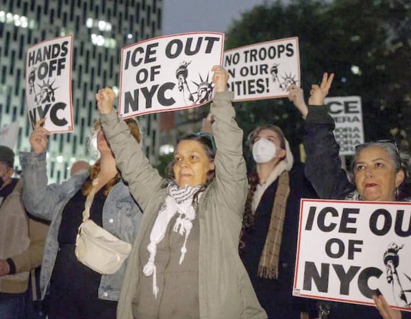 ¡“FUERA DE AQUÍ”: NEOYORQUINOS PROTESTAN CONTRA REDADAS MIGRATORIAS DE LA ICE!