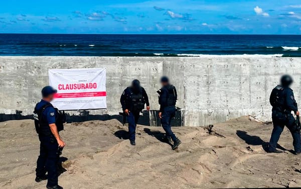 ¡NO TIENE PERMISOS! - *La obra en Playa de Boca del Río