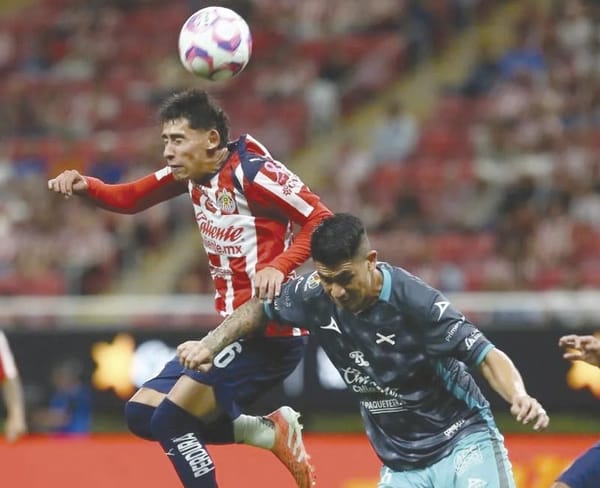 ¡CHIVAS SE ENRACHA, CUARTO TRIUNFO AL HILO, 2-0 A MAZATLÁN!