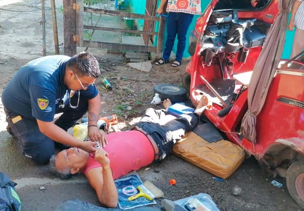 ¡MOTO-TAXISTA SE DEBATE ENTRE LA VIDA Y LA MUERTE!