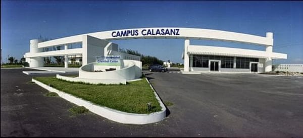 ¡20 AÑOS DE LA CARRERA DE MÉDICO CIRUJANO!