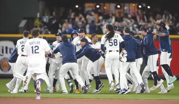 SEATTLE ELIMINA A DETROIT EN MARATÓNICO JUEGO, ¡15 ENTRADAS!