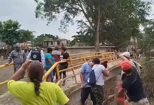 ¡LA CORREN A LODAZOS! - A CORRER