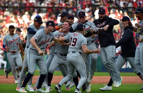 ¡DETROIT TOMA REVANCHA ANTE CLEVELAND Y VA A SERIE DIVISIONAL!