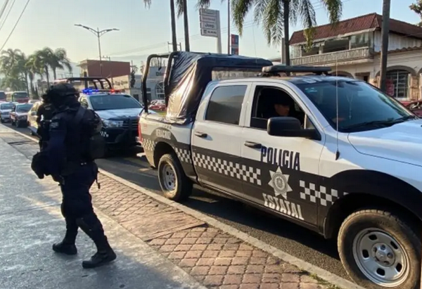 ¡ASEGURAN CAMIONETA CON REPORTE DE ROBO!