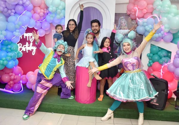 FIESTA AL ESTILO “MONSTER HIGH” PARA PÍA