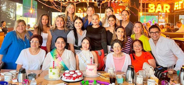 ARELO Y SUSANA MUY FESTEJADAS