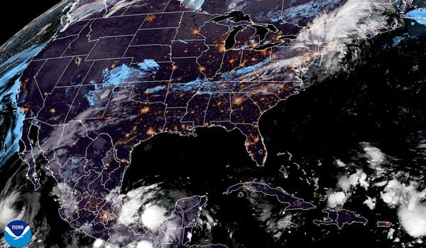 ¡CONTINÚAN LAS LLUVIAS Y EL NORTECITO! - * "JERRY" Y "PRISCILLA" ANDAN LEJOS DEL GOLFO DE MÉXICO