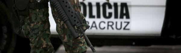 ¡ROBAN CON VIOLENCIA DOS SUCURSALES DE FARMACIA GUADALAJARA!