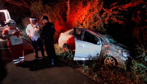 ¡JOVEN RESULTA ILESO EN APARATOSA VOLCADURA!