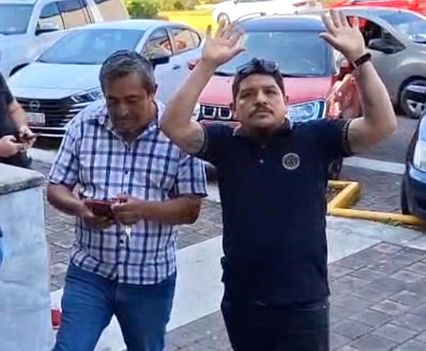 ¡ENCERRONA EN TORRE FINANCIERA! - *Operadores de plataformas con funcionarios de Transporte Público