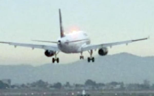 ¡EU AFIRMA QUE CERRARÍA SU ESPACIO AÉREO SI SE VOLVIERA INSEGURO POR EL CIERRE GUBERNAMENTAL!