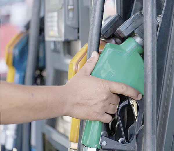 ¡GOBIERNO DESCOBIJA A LOS CONSUMIDORES DE GASOLINA!