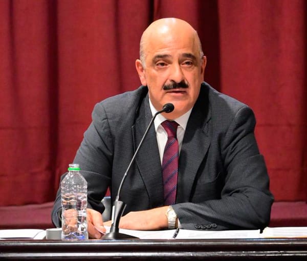 ¡NO SE VALE! - Y DEFIENDE A NAHLE