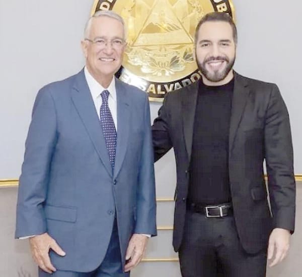 ¡SALINAS PLIEGO SE REÚNE CON PRESIDENTE NAYIB BUKELE; SEGURIDAD, TEMA CLAVE DE LA REUNIÓN!