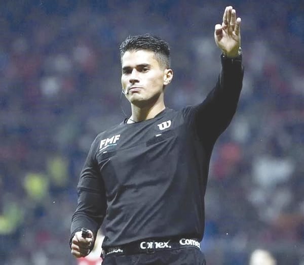 ¡TAMBIÉN DEFINEN A LOS ÁRBITROS!