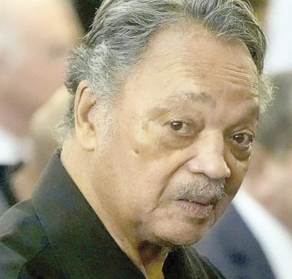 ¡HOSPITALIZAN AL LÍDER DEFENSOR DE DERECHOS CIVILES, JESSE JACKSON!