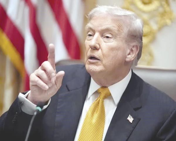 ¡DESEA TRUMP QUE NUEVO ESTADIO DE COMMANDERS LLEVE SU NOMBRE!