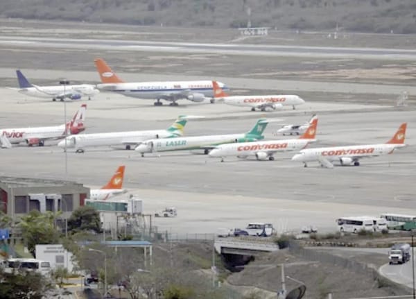 ¡IATA URGE A VENEZUELA A "RECONSIDERAR" REVOCACIÓN DE PERMISOS A AEROLÍNEAS!