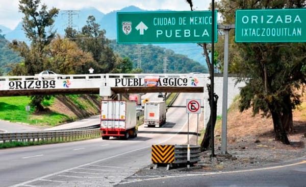¡COMANDO ARMADO SECUESTRA Y ASALTA A PONENTES! - EN LA AUTOPISTA ORIZABA-PUEBLA