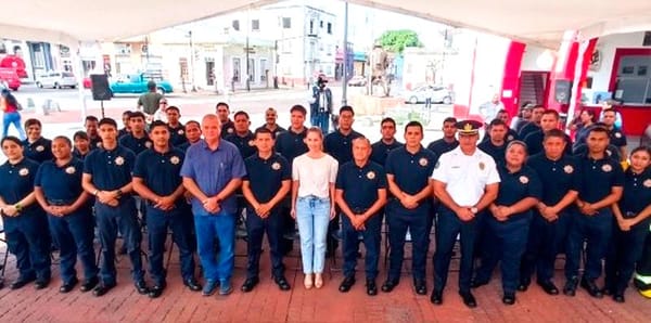 ¡PATY APAPACHA A LOS BOMBEROS!