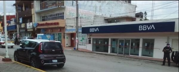 ¡HAMPONES DESPOJAN A DAMA DE 95 MIL PESOS DE COMPARTAMOS!