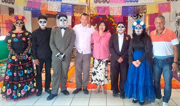 REALIZAN “VIAJE ESCALOFRIANTE AL UNIVERSO DE LAS LETRAS”