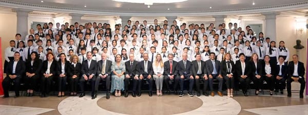 RECIBEN PREMIO SUPERACIÓN CIUDADANA 155 NIÑOS CON PROMEDIO DE DIEZ