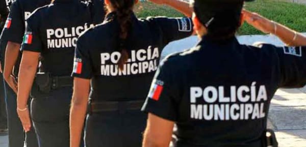 ¡VÁNDALOS ROMPEN CRISTAL PARA ASALTAR UN OXXO DE TARIMOYA!