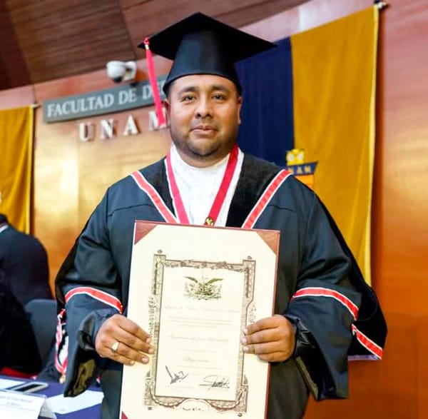 ¡CONDECORAN A GIOVANNI!