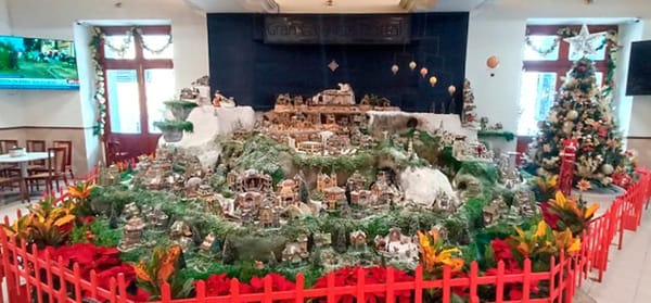 ¡LLEVAN MÁS DE 30 AÑOS CON EL NACIMIENTO Y LA VILLA NAVIDEÑA!